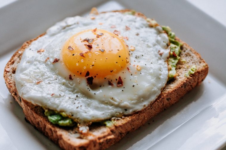 10 Frühstücksideen unter 5 Minuten: Schnelle, gesunde Rezepte für alle, die morgens keine Zeit haben, aber trotzdem gut essen wollen