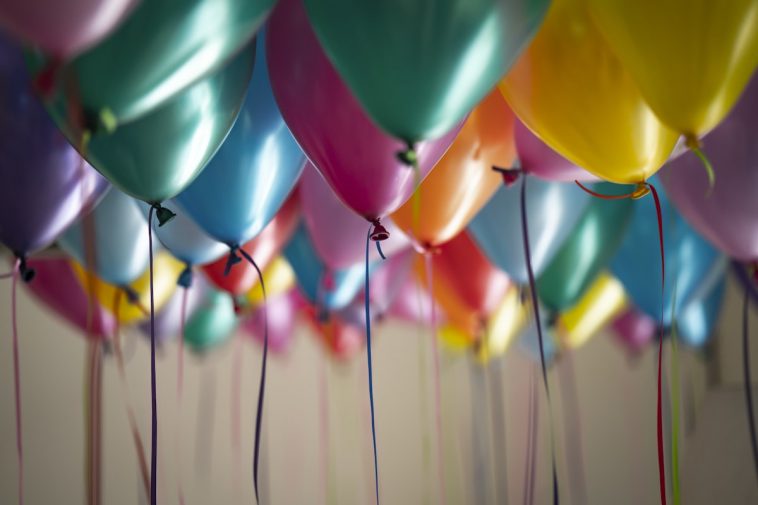 12 Kindergeburtstag-Ideen, die Kinder lieben und Eltern nicht in den Ruin treiben: Spiele, Mottos und Kuchen für jedes Alter