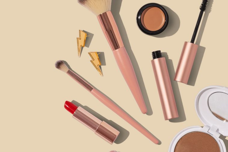 15 Beauty-Hacks mit Hausmitteln: Was wirklich funktioniert, was Unsinn ist und wie du mit Dingen aus der Küche besser aussiehst als mit teuren Produkten