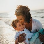 15 Schwangerschaftsbeschwerden und was wirklich dagegen hilft: Vom ersten Trimester bis zur Geburt – ehrlich, praktisch und ohne Panikmache