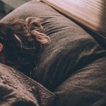 15 Tipps für besseren Schlaf: Wie du schneller einschläfst, durchschläfst und morgens ausgeruht aufwachst – wissenschaftlich belegt