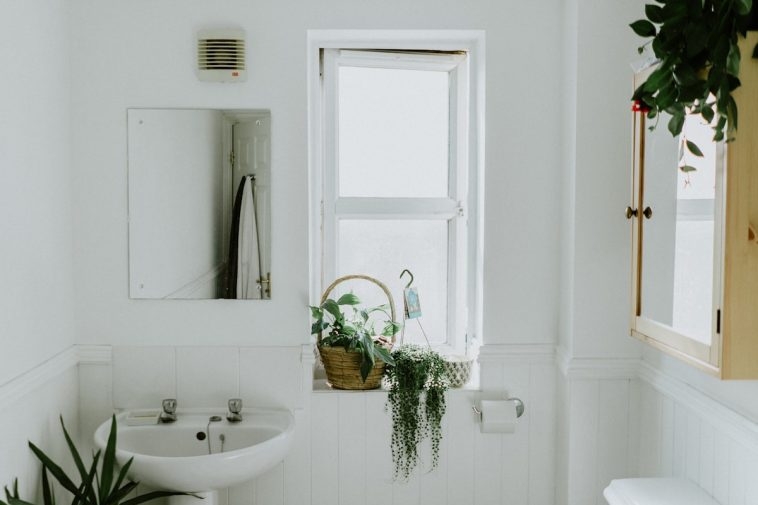 Badezimmer einrichten: Clevere Ideen für kleine Bäder, mehr Stauraum und ein schönes Bad, das nicht tausende Euro kosten muss