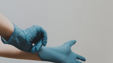 Blasenentzündung bei Frauen: Warum es uns so oft trifft und was wirklich hilft