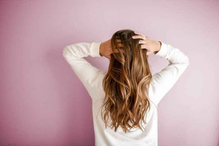 Haarpflege: Die Wahrheit über Shampoo, Spliss und glänzendes Haar – was wirklich hilft und was Marketing ist