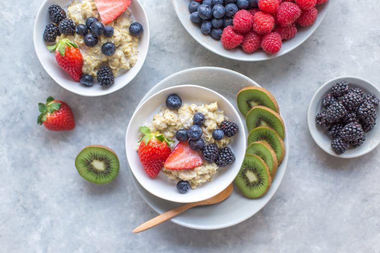 Overnight Oats: Das Frühstück, das du abends vorbereitest und morgens aus dem Kühlschrank nimmst – zehn Rezepte für jeden Geschmack