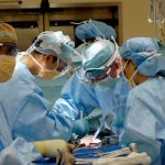 Endometriose: Warum deine starken Periodenschmerzen keine Einbildung sind, wie du die richtige Diagnose bekommst und welche Behandlungen helfen