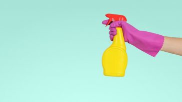 Kalk entfernen: Wie du Armaturen, Dusche und Fliesen mit Hausmitteln blitzblank bekommst und warum Essig und Zitronensaeure besser sind als jeder Spezialreiniger