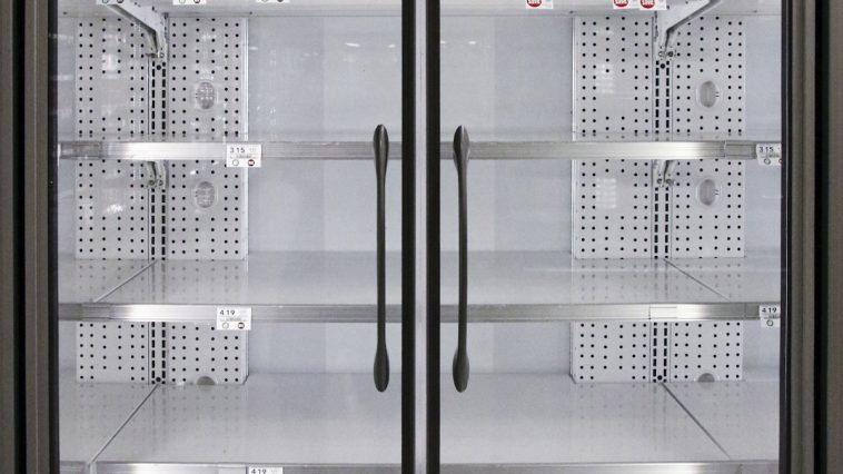 Kuehlschrank richtig einraeumen: Warum dein Gemuese im falschen Fach welkt, welche Lebensmittel nicht in den Kuehlschrank gehoeren und wie Ordnung Lebensmittelverschwendung halbiert