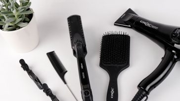 Locken richtig pflegen: Warum deine Locken kraus statt definiert sind, was die Curly-Girl-Methode ist und wie du endlich die Locken bekommst, die du dir wuenschst