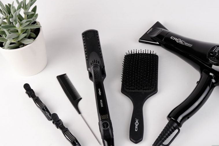 Locken richtig pflegen: Warum deine Locken kraus statt definiert sind, was die Curly-Girl-Methode ist und wie du endlich die Locken bekommst, die du dir wuenschst
