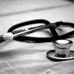 Magnesium: Das Mineral, das du wahrscheinlich zu wenig bekommst und das hinter deinen Kraempfen, deinem schlechten Schlaf und deiner Anspannung stecken koennte