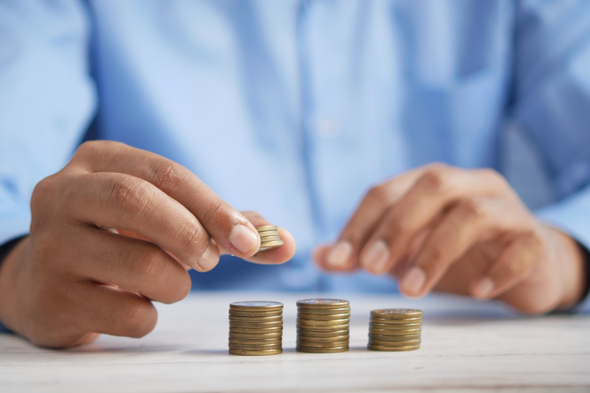 Notgroschen aufbauen: Wie viel du brauchst, wo du ihn parkst und warum er die wichtigste finanzielle Entscheidung deines Lebens ist