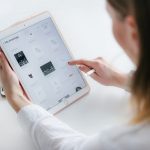 Sodbrennen in der Schwangerschaft: Warum es dich trifft, welche Hausmittel wirklich helfen und welche Medikamente fuer dein Baby sicher sind