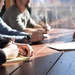 Gaslighting erkennen: Die 7 Warnsignale, dass dein Partner dich emotional manipuliert, und warum du