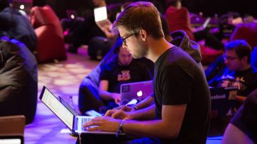 Gehalt nach der Probezeit nachverhandeln: Wann der richtige Zeitpunkt ist, wie viel du fordern kanns