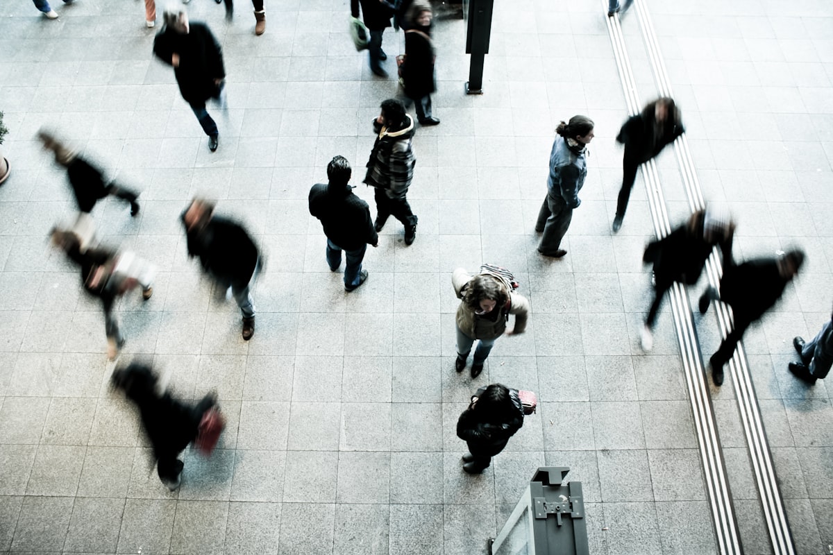 Schwangerschaft dem Arbeitgeber sagen: Wann der richtige Zeitpunkt ist, welche Rechte du sofort hast