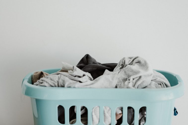 Wäsche waschen: 8 Fehler, die deine Kleidung ruinieren – und wie es richtig geht